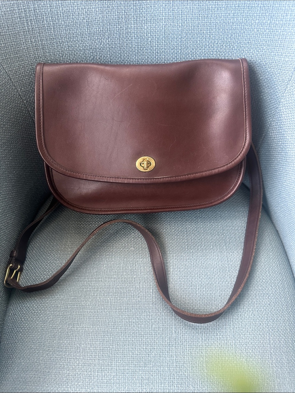 Coach VTG Brown Leather City Crossbody Bag (9790)